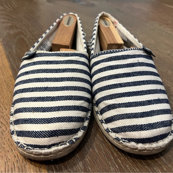 Havaianas, Navy Blue stripes Origine Relax II Espadrille women’s size 8 - Picture 3 of 5